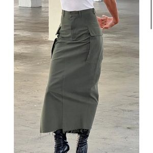 Local European cargo skirt
